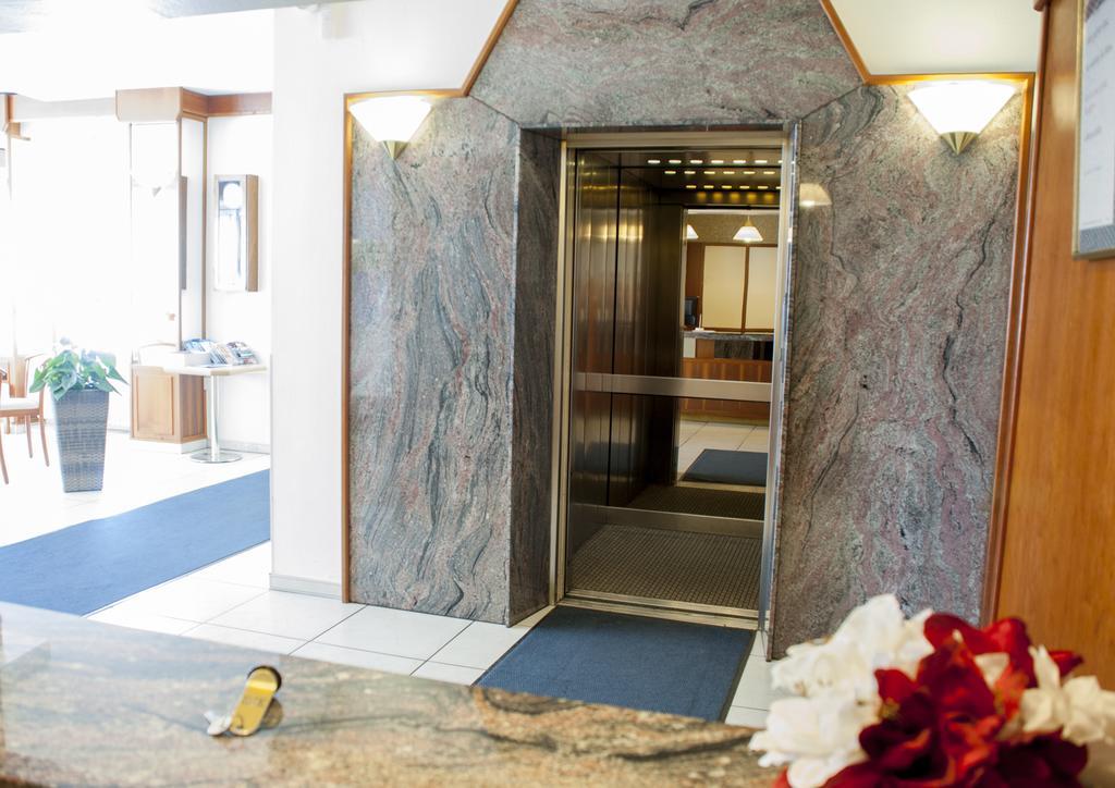 Hotel Excelsior Kassel Bagian luar foto