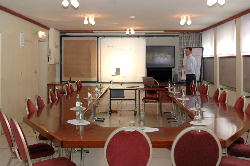 Hotel Excelsior Kassel Bagian luar foto